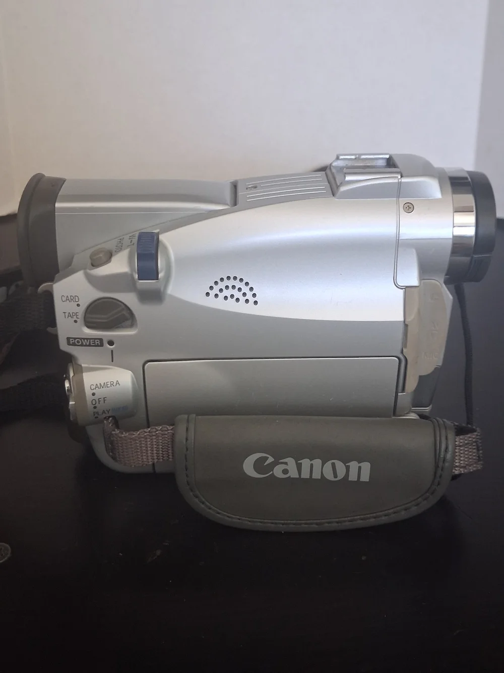 Canon ZR25MC Mini DV Camcorder w/ Bag, Batteries, and Cables TESTED